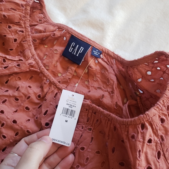 NWT Gap Eyelet Dress - Picture 4 of 10